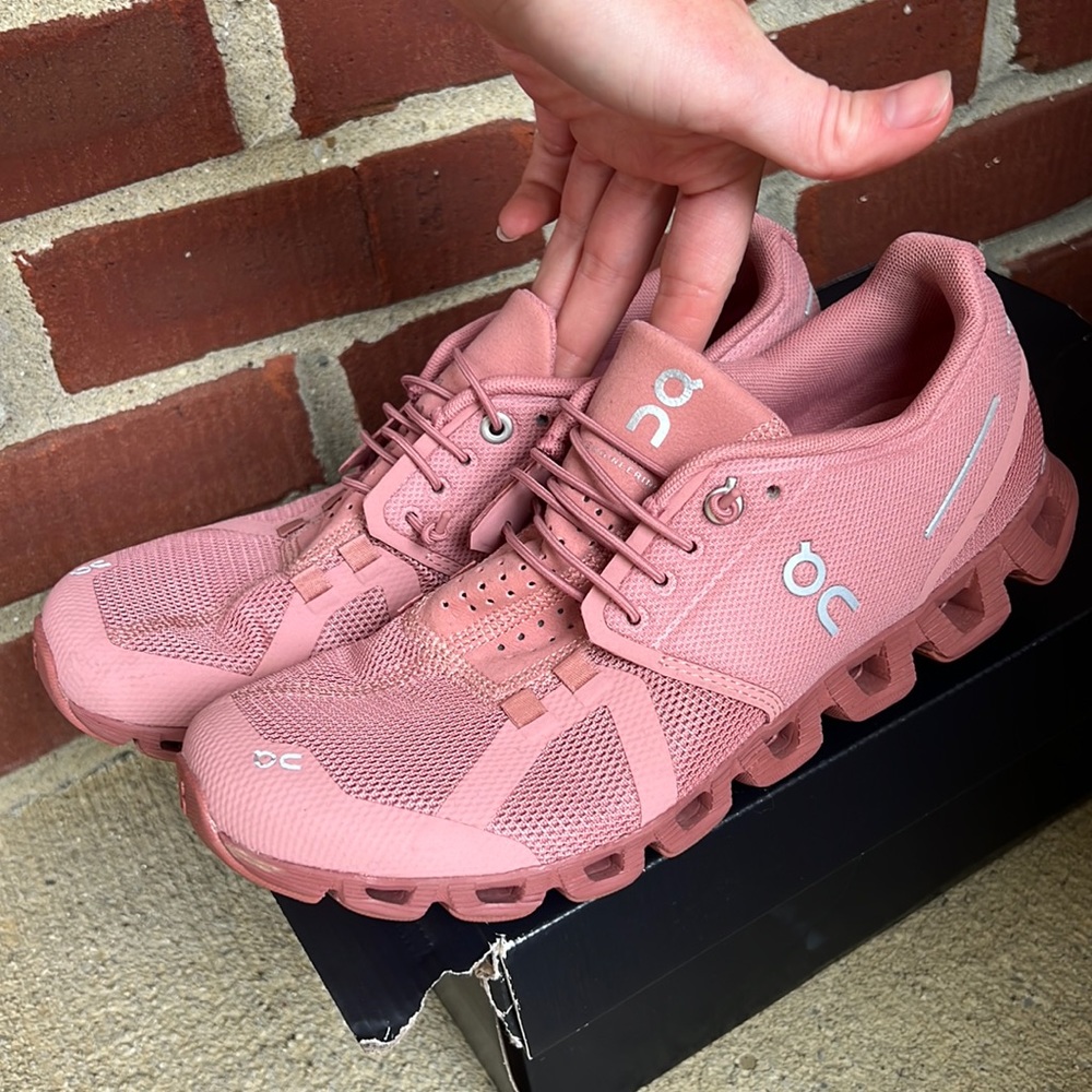 Size 8 brand new oncloud shoes, threw away box has stickers still on inside sole